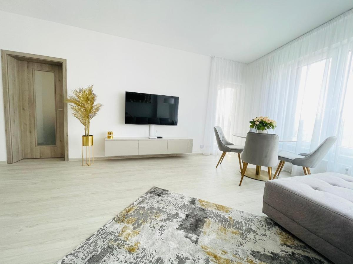 New Luxury Centre With Panoramic View, Free Parking Apartman *