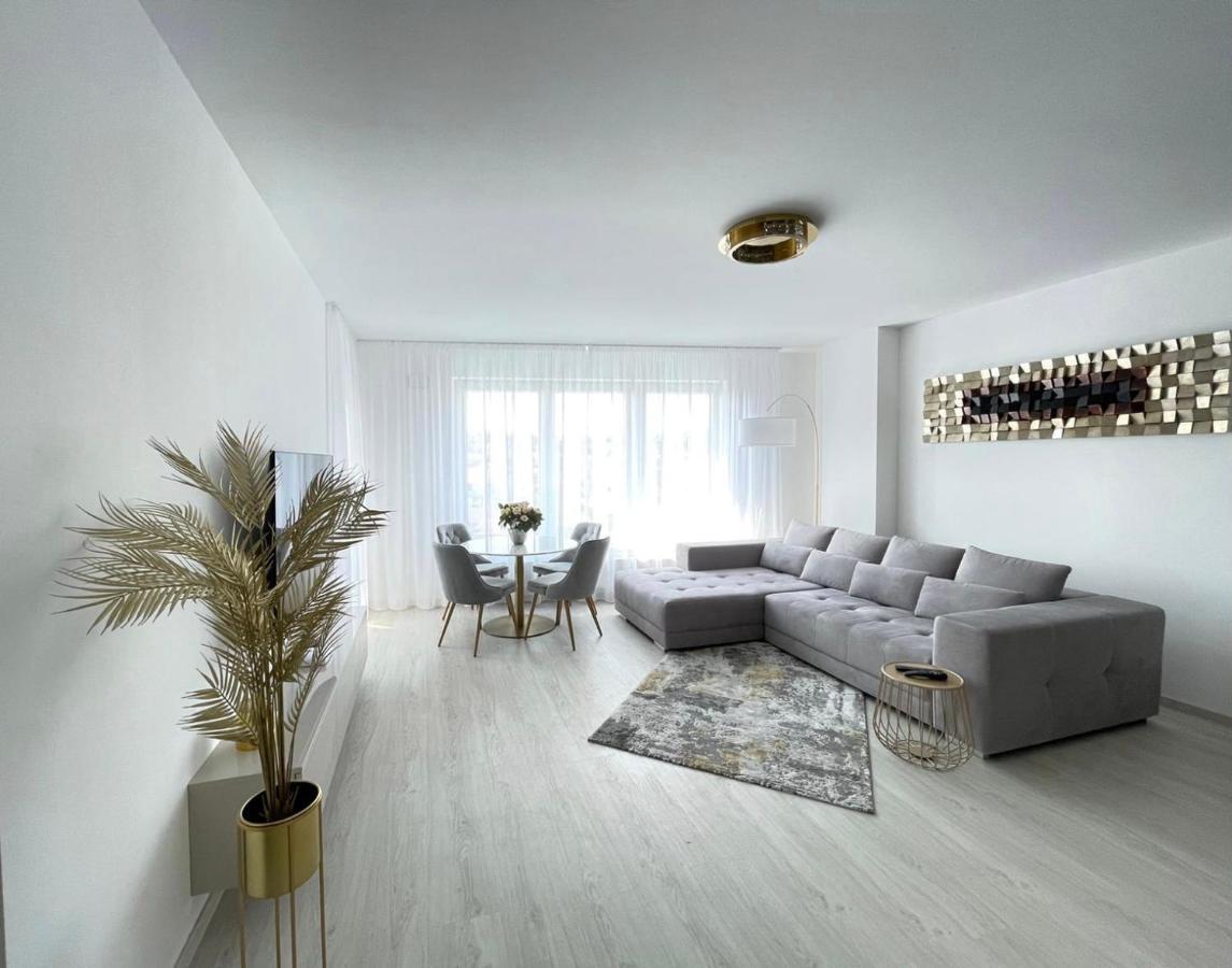 New Luxury Centre With Panoramic View, Free Parking * Pozsony